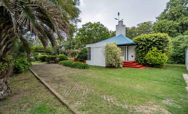 VENTA - Casa - Quincho, Parrillero, Piscina y Cancha de tenis - Funes, Santa Fe.
