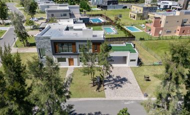 Casa en venta - Barrio El Principado, Canning