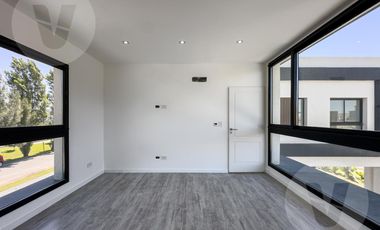 Casa en venta - Barrio El Principado, Canning