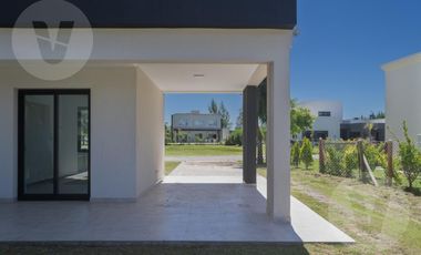 Casa en venta - Barrio El Principado, Canning