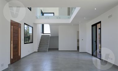 Casa en venta - Barrio El Principado, Canning