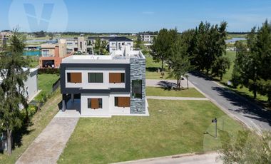 Casa en venta - Barrio El Principado, Canning