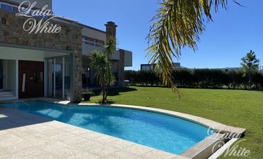 Casa con pileta en venta -  La Providencia Country Club, Canning, Ezeiza