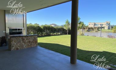Casa con pileta en venta -  La Providencia Country Club, Canning, Ezeiza