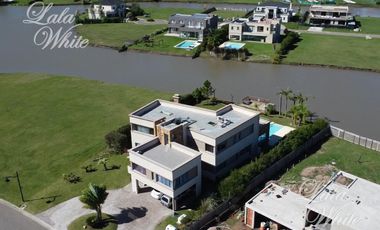 Casa con pileta en venta -  La Providencia Country Club, Canning, Ezeiza