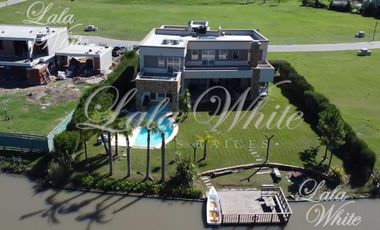 Casa con pileta en venta -  La Providencia Country Club, Canning, Ezeiza