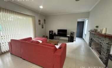 Venta casa de 4 ambientes con piscina en Barrio El Hípico - Ranelagh