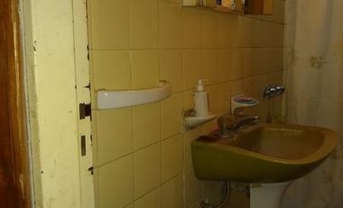 CASA TIPO AMERICANA SOBRE LOTE DE 10 X 32 - BURZACO