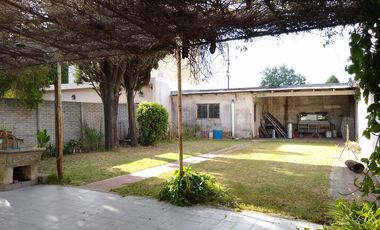 CASA TIPO AMERICANA SOBRE LOTE DE 10 X 32 - BURZACO