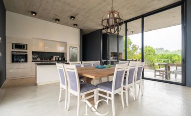 Casa en Venta en Costa Esmeralda fondo libre y gas natural