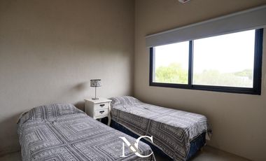 Casa en Venta en Costa Esmeralda fondo libre y gas natural