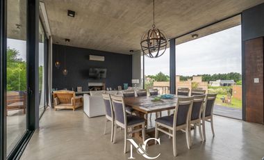 Casa en Venta en Costa Esmeralda fondo libre y gas natural