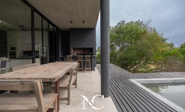 Casa en Venta en Costa Esmeralda fondo libre y gas natural