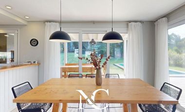 Casa en venta en Costa Esmeralda con fondo libre arbolado