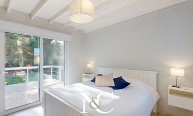 Casa en venta en Costa Esmeralda con fondo libre arbolado