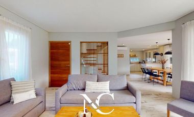 Casa en venta en Costa Esmeralda con fondo libre arbolado