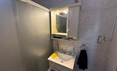 Departamento tres ambientes cochera en venta en wilde centro