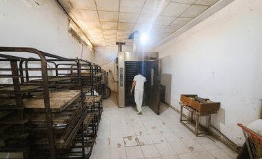 Galpón . Fabrica. Bodega en venta. Los Boulevares