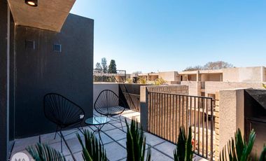 Casa 4 dormitorios, jardín - Wilde 400 bis - Fisherton Rosario | Venta