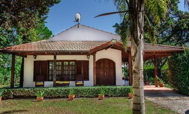 Casa   Quincho   Piscina. Funes