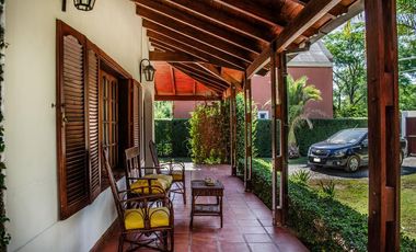 Casa   Quincho   Piscina. Funes