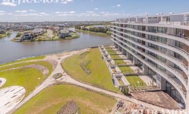 Departamento en venta de 3 ambientes con vista a la Laguna central