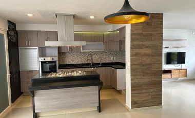 Casa en renta en Santa Ana Tepetitlán, Coto Abedul, Zapopan