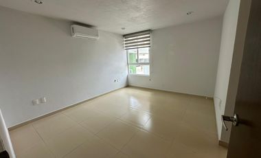 Casa en renta en Santa Ana Tepetitlán, Coto Abedul, Zapopan