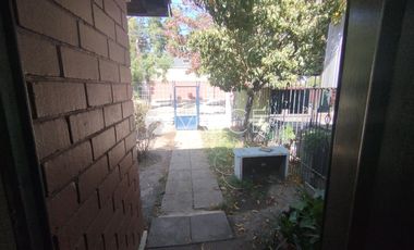 CASA PAREADA AMPLIADA Y NO REGULARIZADA EN LA FLORIDA