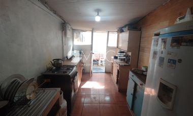 CASA PAREADA AMPLIADA Y NO REGULARIZADA EN LA FLORIDA