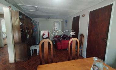 CASA PAREADA AMPLIADA Y NO REGULARIZADA EN LA FLORIDA