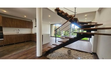 CASA CON JARDN EN CONJUNTO RESIDENCIAL QUINTAS DE TOLEDO