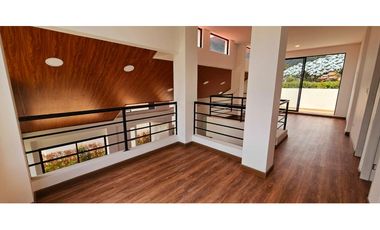 CASA CAMPESTRE EN CONJUNTO CERRADO