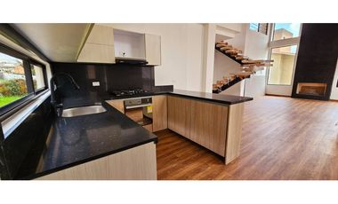 CASA CAMPESTRE EN CONJUNTO CERRADO