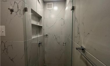 Bosque de Pinos Espectacular Apartaestudio en Piso Alto