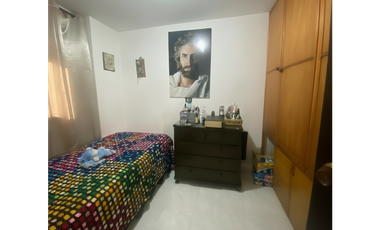 Vende Casa Unifamiliar 5 habitaciones Buenos Aires- Medellin