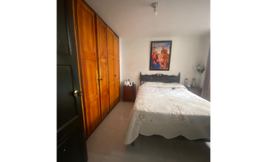 Vende Casa Unifamiliar 5 habitaciones Buenos Aires- Medellin