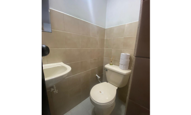 Vende Casa Unifamiliar 5 habitaciones Buenos Aires- Medellin