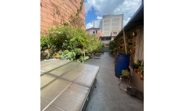 Vende Casa Unifamiliar 5 habitaciones Buenos Aires- Medellin