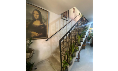 Vende Casa Unifamiliar 5 habitaciones Buenos Aires- Medellin