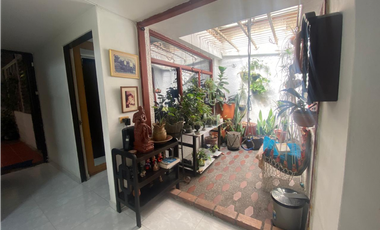 Vende Casa Unifamiliar 5 habitaciones Buenos Aires- Medellin