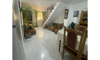 Vende Casa Unifamiliar 5 habitaciones Buenos Aires- Medellin