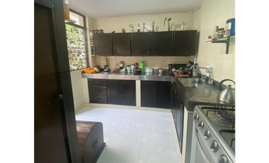Vende Casa Unifamiliar 5 habitaciones Buenos Aires- Medellin