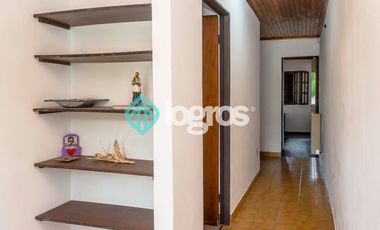 CASA EN VENTA CON COCHERA - TRES CERRITOS - SALTA