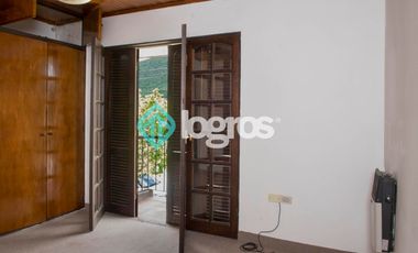 CASA EN VENTA CON COCHERA - TRES CERRITOS - SALTA
