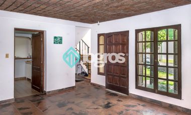 CASA EN VENTA CON COCHERA - TRES CERRITOS - SALTA