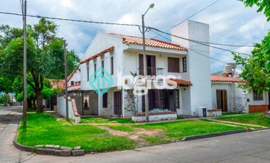 CASA EN VENTA CON COCHERA - TRES CERRITOS - SALTA