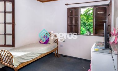 CASA EN VENTA CON COCHERA - TRES CERRITOS - SALTA