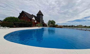 VENTA CASA BARRIO PRINCIPADO SAN VICENTE PILETA