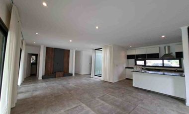 VENTA CASA BARRIO PRINCIPADO SAN VICENTE PILETA